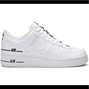 Nike Air Force 1 LV8